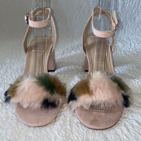 CHARLES By Charles David Kandy Sandal Pump - Picture 4 of 8